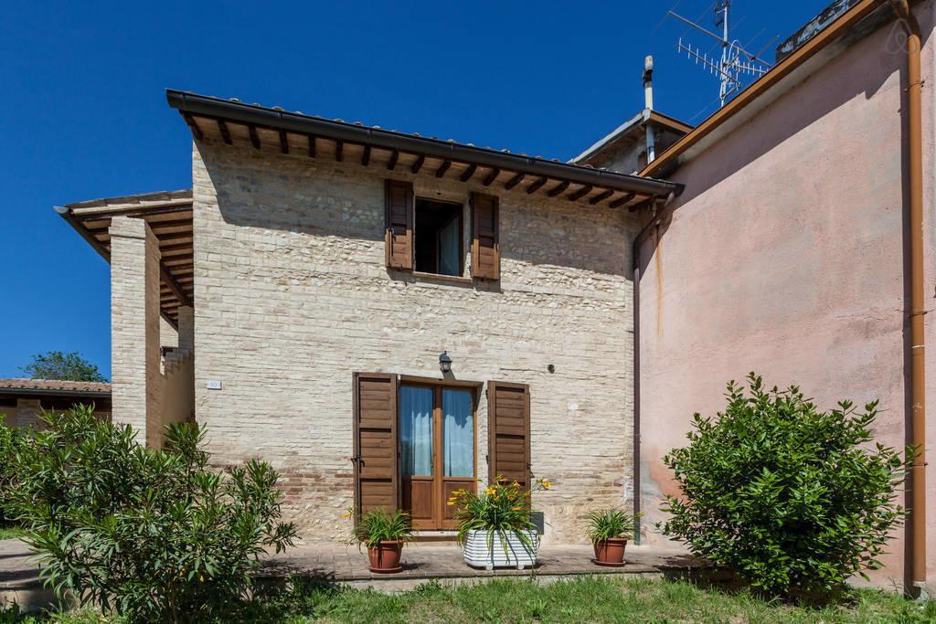 Ciards House Apartment Montefalco Ruang foto