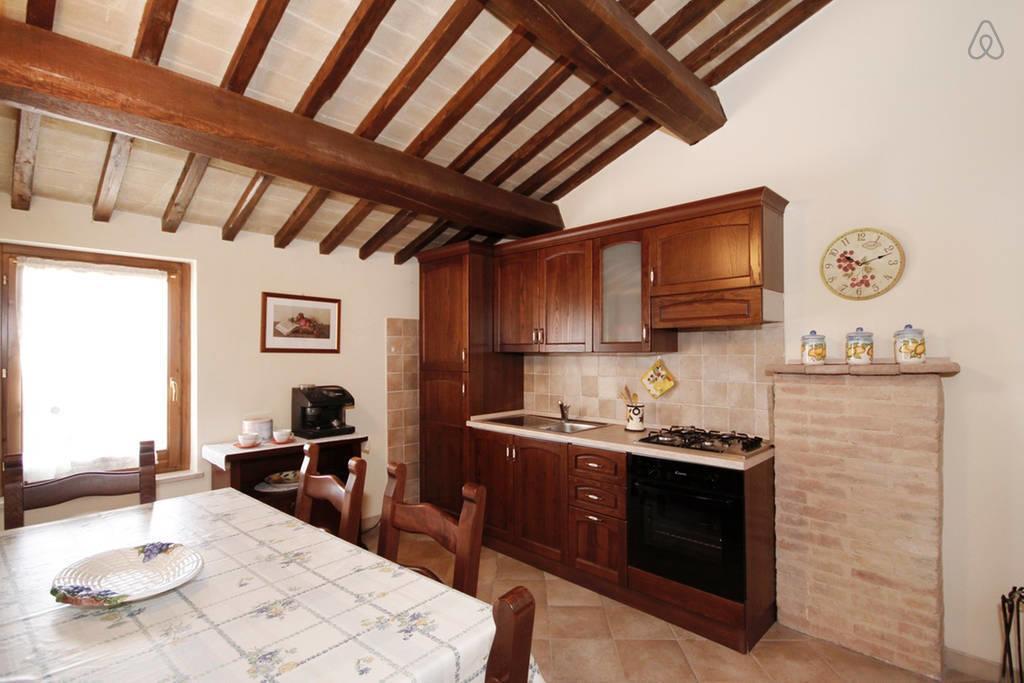 Ciards House Apartment Montefalco Ruang foto