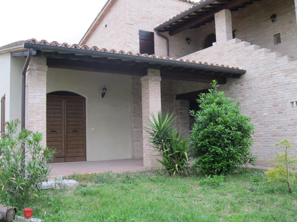 Ciards House Apartment Montefalco Ruang foto