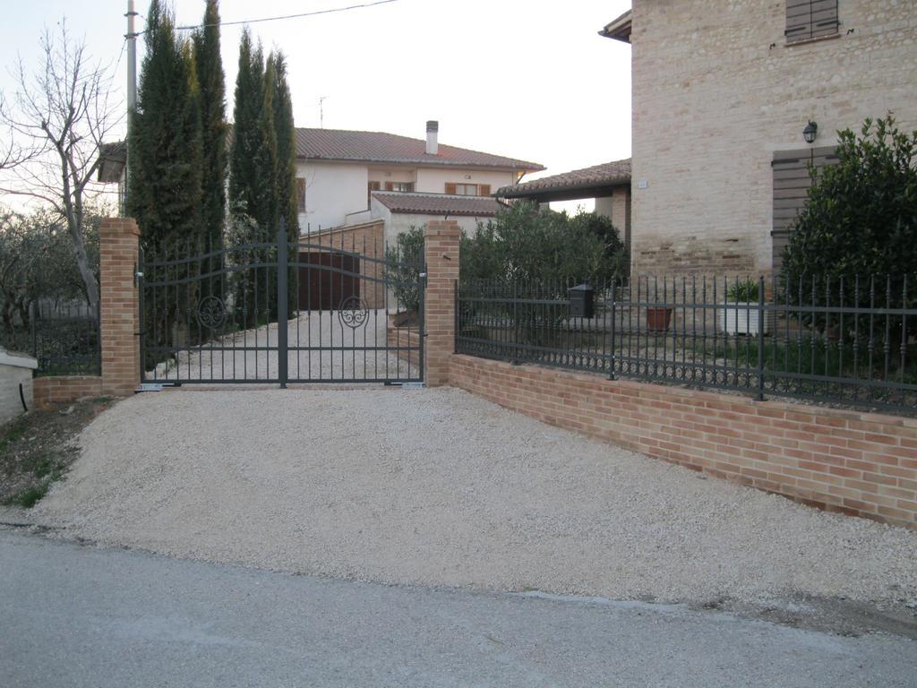 Ciards House Apartment Montefalco Bagian luar foto