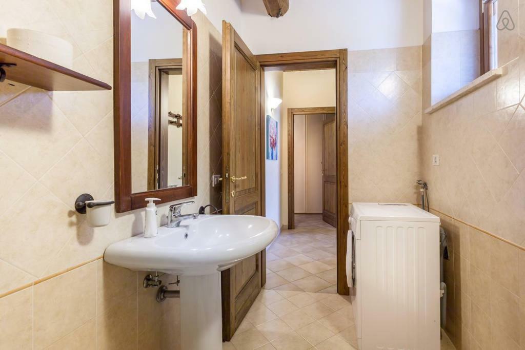 Ciards House Apartment Montefalco Bagian luar foto