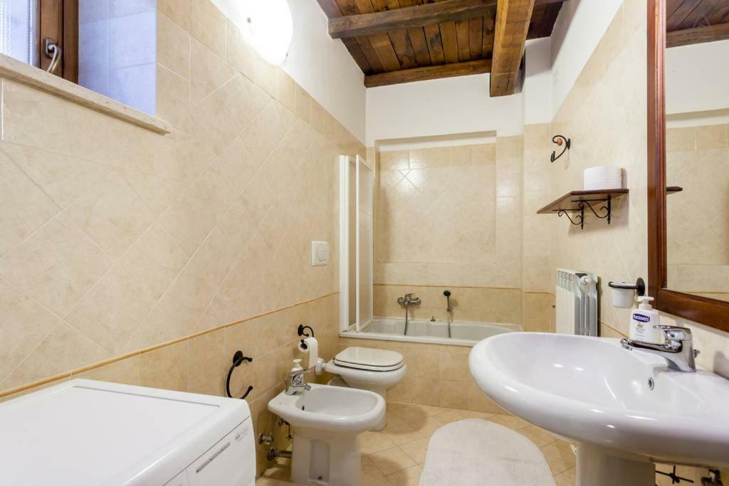 Ciards House Apartment Montefalco Bagian luar foto